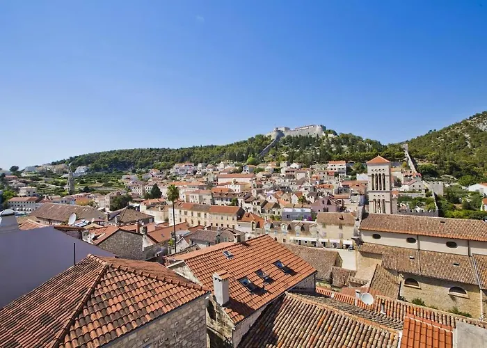 Pizzi アパート フヴァル